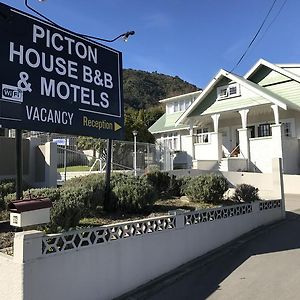 Picton House B&B And Motel